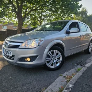 Vauxhall Astra 1.6 Design - Image 2