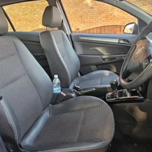 Vauxhall Astra 1.6 Design - Image 8