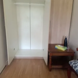 Ensuite with King Size bed - Image 5