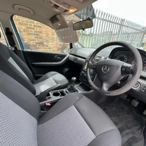 2008 Mercedes-Benz A Class 1.5 A150 Classic SE 5-door hatchback petrol manual - Image 3