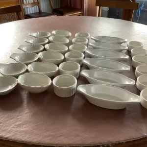 30 pc. Dinnerware Set – 5 sets of 6 ceramic dishes