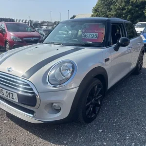 2015 MINI Hatch 1.5 Cooper S 5-door Petrol Manual - Image 3