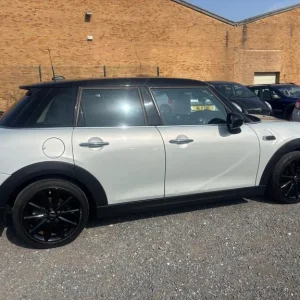 2015 MINI Hatch 1.5 Cooper S 5-door Petrol Manual - Image 8