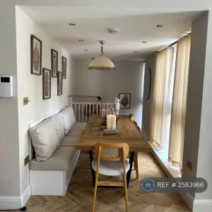 2 bedroom flat in Queen's Gate, Perth and Kinross (2 bed) - Image 5