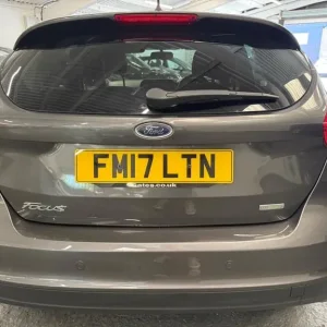 2017 Ford Focus 1.0T EcoBoost Zetec Edition Euro 6 5-door hatchback petrol manual - Image 6