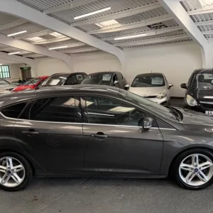 2017 Ford Focus 1.0T EcoBoost Zetec Edition Euro 6 5-door hatchback petrol manual - Image 7