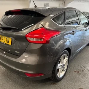2017 Ford Focus 1.0T EcoBoost Zetec Edition Euro 6 5-door hatchback petrol manual - Image 8