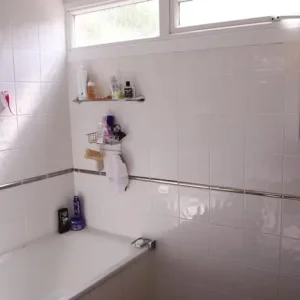 Three bedroom end of terrace house with garage and private garden - Image 5