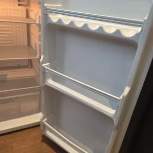 Igenix undercounter fridge - Image 3