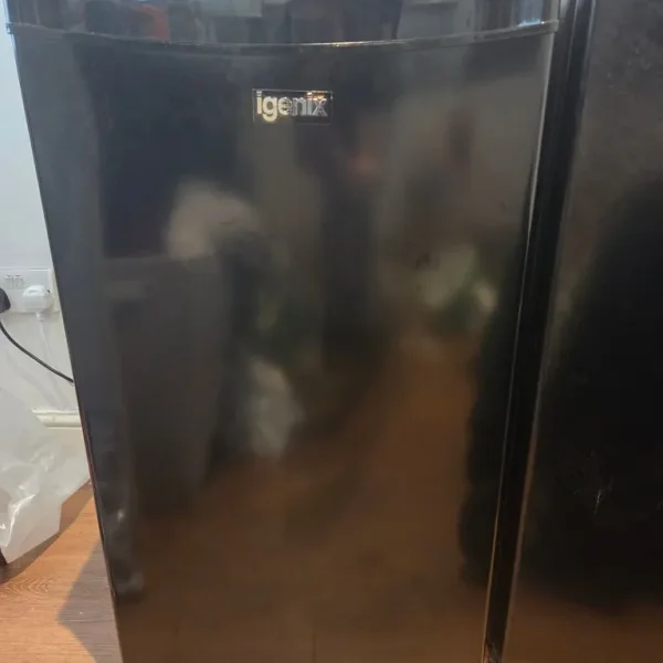 Igenix undercounter fridge