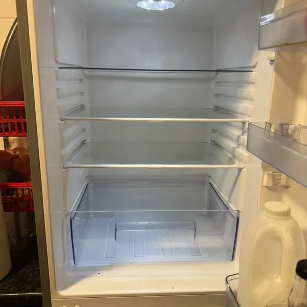 Swan SR8160S 55cm Wide 170cm High 50/50 Split Fridge Freezer -Silver Used