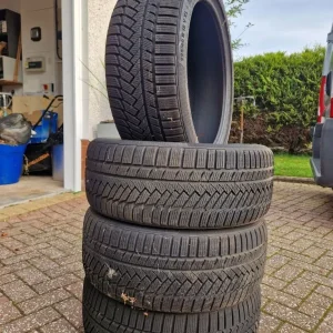 4 x Continental Winter Tyres 225/40 18