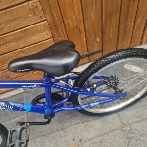 like new apollo switch bike 20 inch wheels - Image 4