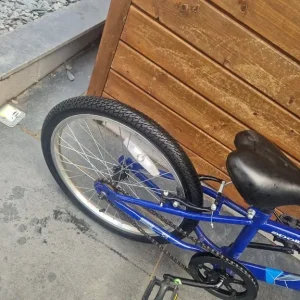 like new apollo switch bike 20 inch wheels - Image 6