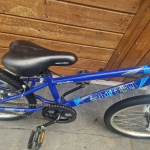 like new apollo switch bike 20 inch wheels - Image 7