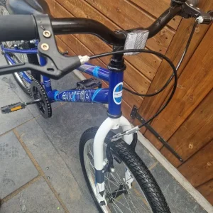 like new apollo switch bike 20 inch wheels - Image 8