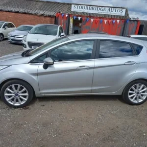 2015 Ford Fiesta 1.0T EcoBoost Titanium Hatchback - Image 7