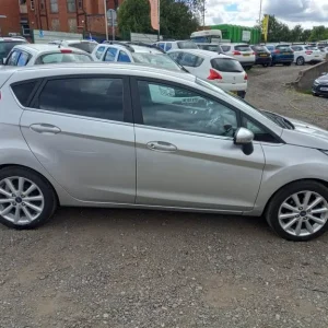 2015 Ford Fiesta 1.0T EcoBoost Titanium Hatchback - Image 8