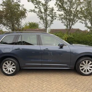 2019 XC90 SUV, 5-door, diesel, semi-auto, 1969cc, sunroof - Image 3