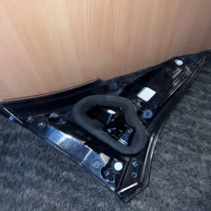 Toyota RAV4 2016-2018 Rear Right Inner Tail Light Assembly - Image 4