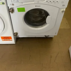 WHITE HOTPOINT INTEGRATED WASHER DRYER