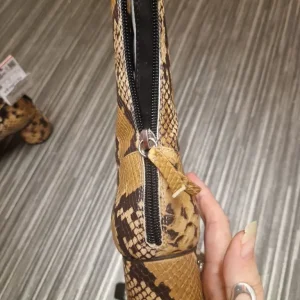 Zara boot size 5 - Image 2