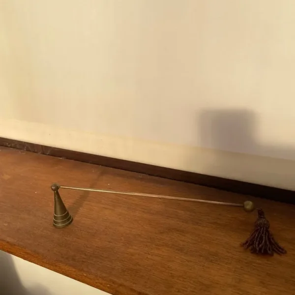 Candle snuffer
