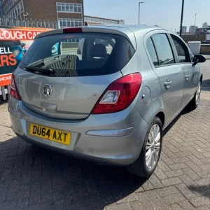 2014 Vauxhall Corsa 1.2 SE 5-door hatchback petrol manual - Image 4