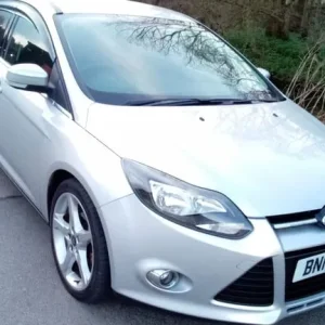 Ford Focus 1.0 Ti 2012 5-door hatchback - Image 2