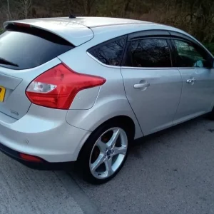 Ford Focus 1.0 Ti 2012 5-door hatchback - Image 7