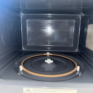 Kenwood 900W Microwave - Image 2