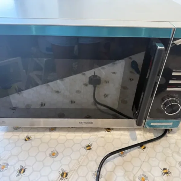 Kenwood 900W Microwave