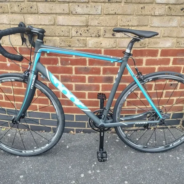 Moda Bolero Mens Road Bike 56cm