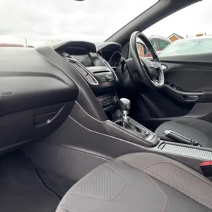 Ford Focus 1.5 TDCi 120 ST-Line 5dr - FSH - Diesel - Image 3