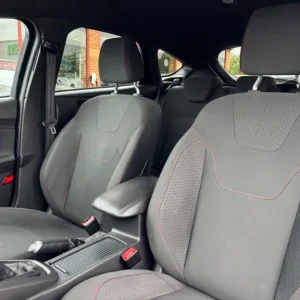 Ford Focus 1.5 TDCi 120 ST-Line 5dr - FSH - Diesel - Image 4