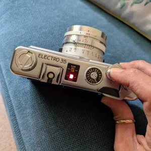 Yashica Electro 35 GSN rangefinder camera - Image 8