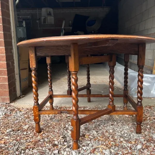 Antique oak gateleg table