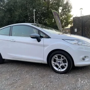 2012 Ford Fiesta 1.25 Zetec 3dr Hatchback Petrol Manual - Image 6