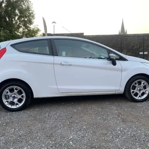 2012 Ford Fiesta 1.25 Zetec 3dr Hatchback Petrol Manual - Image 7