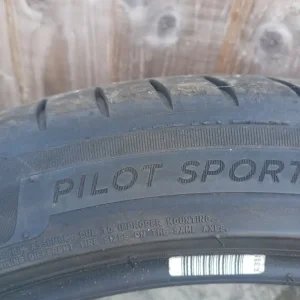 2 x Michelin Pilot tyres 225/45/19 - Image 4
