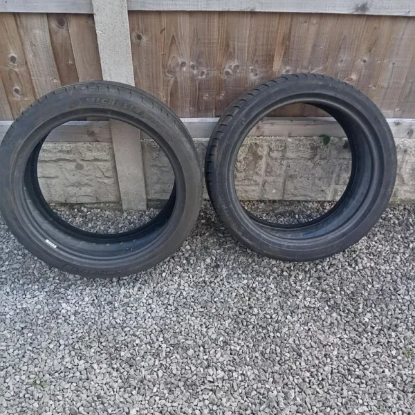 2 x Michelin Pilot tyres 225/45/19