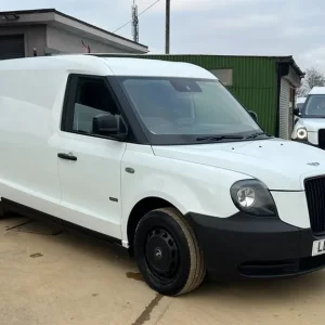 2021 LTC VN5 31kWh City Panel Van 5dr Petrol Plug-in Hybrid Auto Euro 6 - Image 2