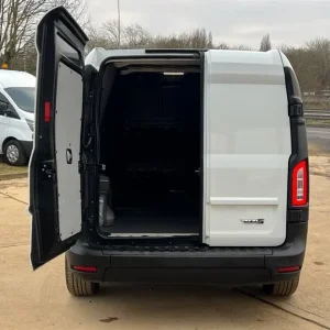 2021 LTC VN5 31kWh City Panel Van 5dr Petrol Plug-in Hybrid Auto Euro 6 - Image 4