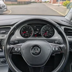 Volkswagen Golf 1.4 TSI 2014 manual hatchback - Image 2