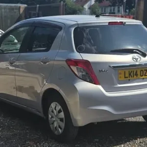 2014 Toyota Yaris automatic 1.3 petrol - Image 5