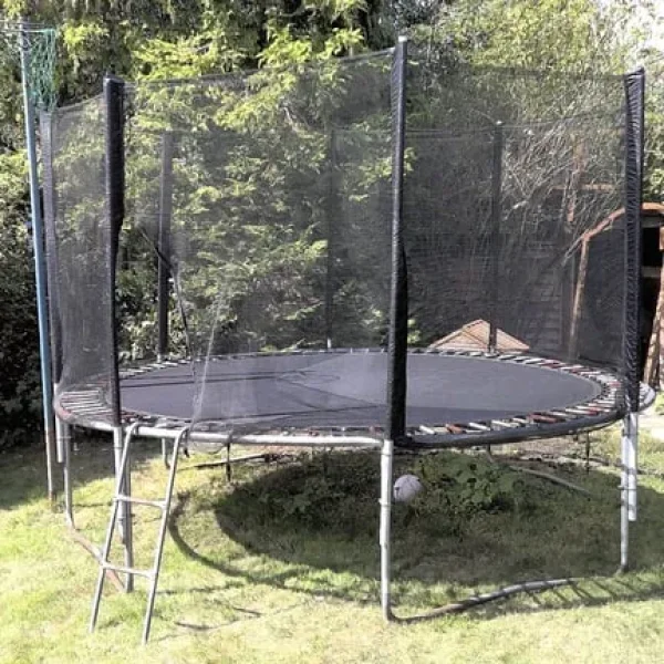 12 foot trampoline, super bouncy