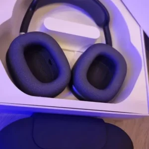 Apple AirPods Max Headphones USB-C Midnight - 2025 - Image 6