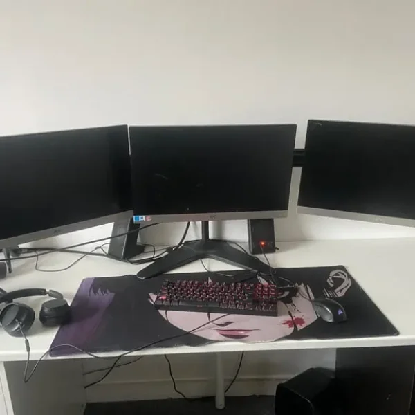 3 AOC monitors with stands