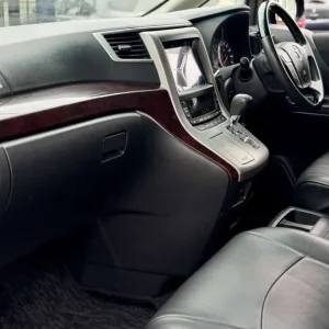 2012 Toyota Vellfire 2.4L Petrol MPV with 8 Seats and Quad Exhaust - Image 8