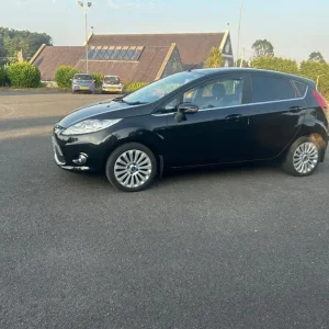 2010 Ford Fiesta Titanium Hatchback - Image 2